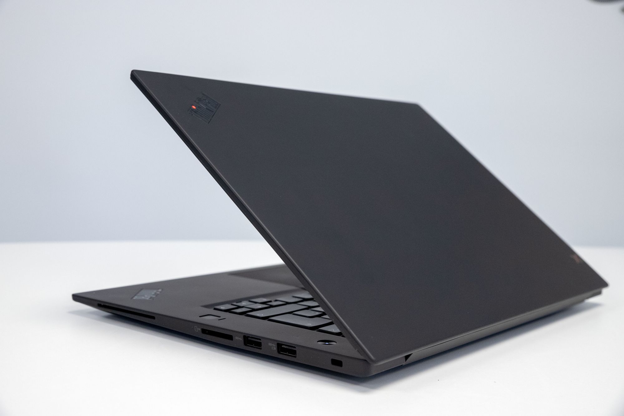 TEST: Lenovo Thinkpad X1 Extreme Digi.no TEST: Lenovo Thinkpad X1 Extreme Digi.no
